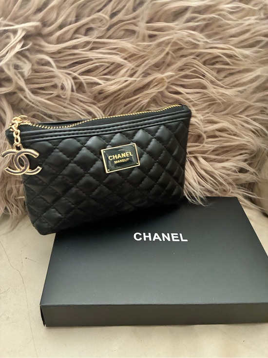 CHANEL Handbags - CHANEL Black Quilted Leather Cosmetic Pouch with Gold CC Charm GWP